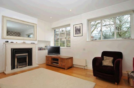 Two-bedroom apartment in the 1930s art deco West Hill Court, Highgate, London N6