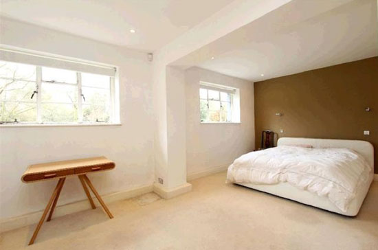 Two-bedroom apartment in the 1930s art deco West Hill Court, Highgate, London N6