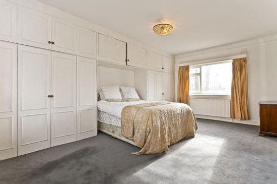 Five-bedroom art deco property in London SE3