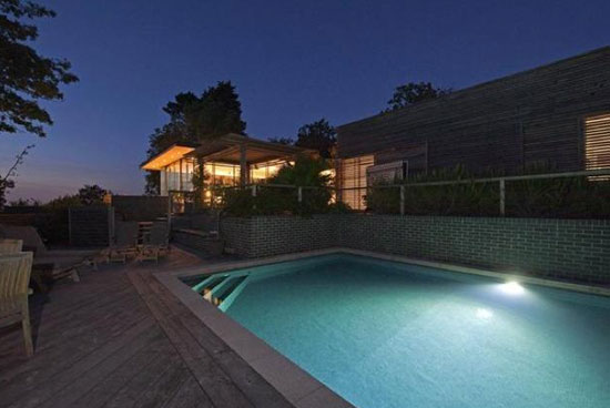 SeaGlass contemporary modernist property in Cowes, Isle Of Wight
