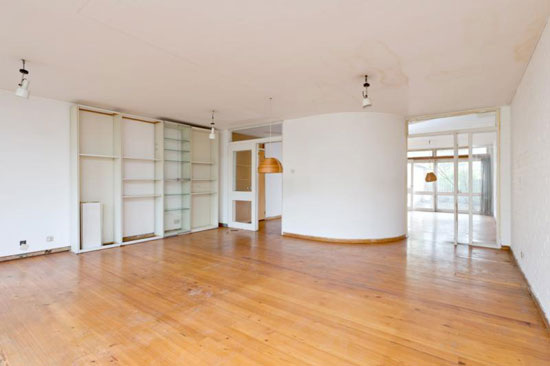wim3 1960s four bedroom architect-designed property in London SW19