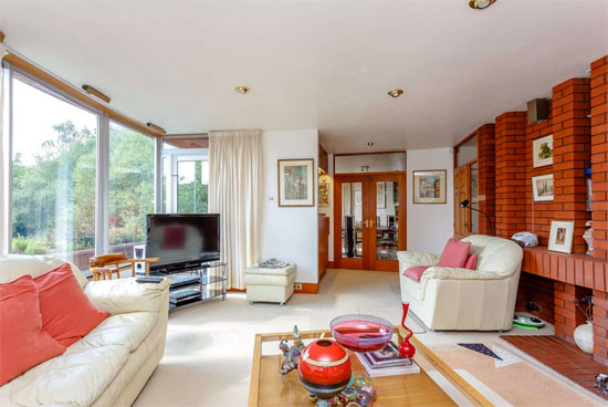 1970s riverside modern house in Windsor, Berkshire