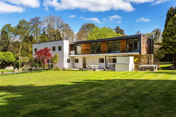 1950s modernism: Eric Ambrose-designed Gateway House in Worplesdon, Guildford, Surrey