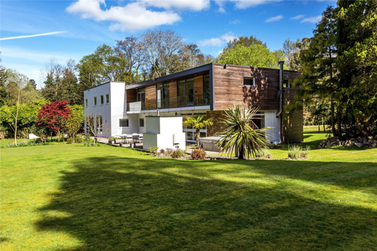 1950s modernism: Eric Ambrose-designed Gateway House in Worplesdon, Guildford, Surrey