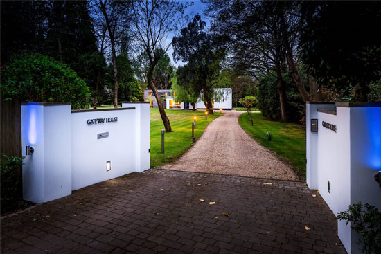 1950s modernism: Eric Ambrose-designed Gateway House in Worplesdon, Guildford, Surrey