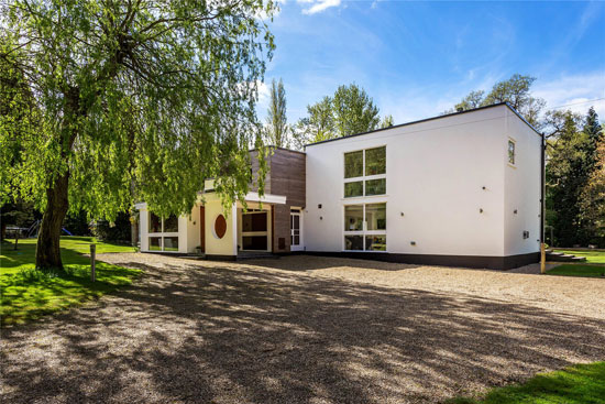 1950s modernism: Eric Ambrose-designed Gateway House in Worplesdon, Guildford, Surrey