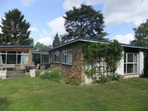 1950s architect-designed four-bedroomed bungalow in Woking, Surrey