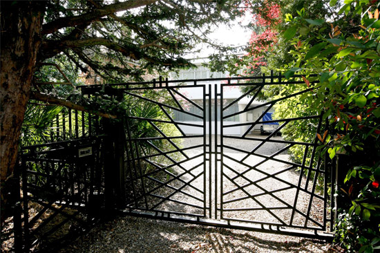 1930s Connell, Ward and Lucas modernist house in Worcester Park, Kingston Upon Thames, Surrey