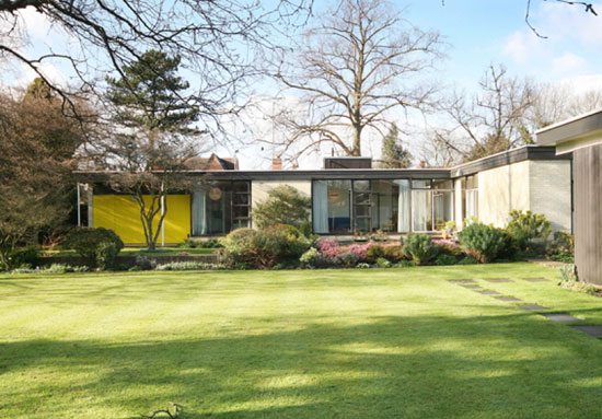 1950s Fello Atkinson and Brenda Walker-designed grade II-listed midcentury modern property in Leicester, Leicestershire