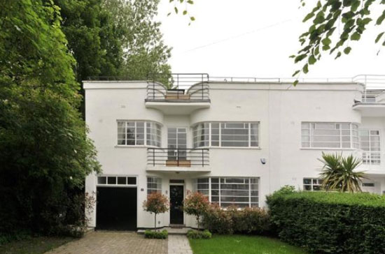 Grade II-listed 1930s five-bedroom art deco property in Hampstead Garden Suburb, London N2
