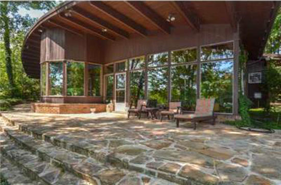 1950s Otto F. Seeler-designed midcentury modern property in South Bend, Indiana, USA