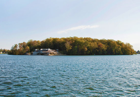 on the market: frank lloyd wright-designed house on petre