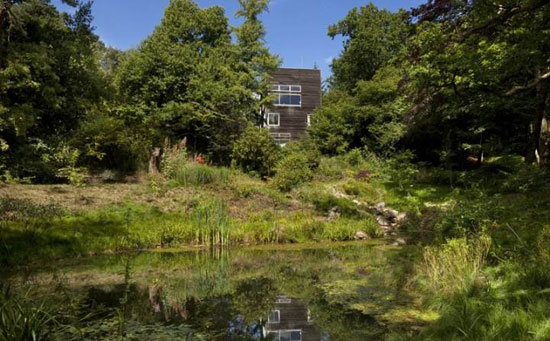 1970s Hal Moggridge-designed Youlbury House in Oxford, Oxfordshire