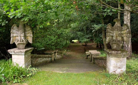 1970s Hal Moggridge-designed Youlbury House in Oxford, Oxfordshire