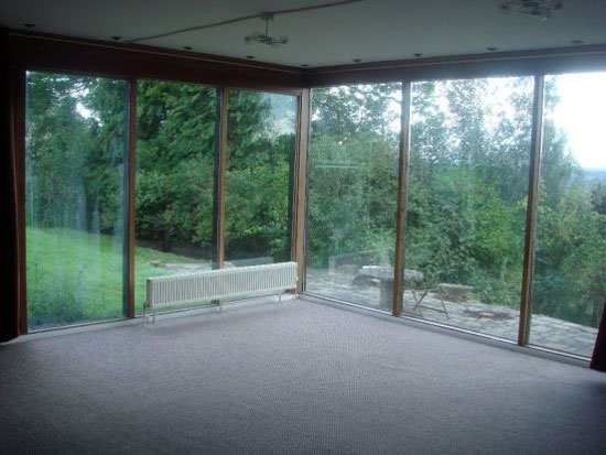 yar5 1960s John Roberts-designed four-bedroom single-storey property in Lincoln, Lincolnshire