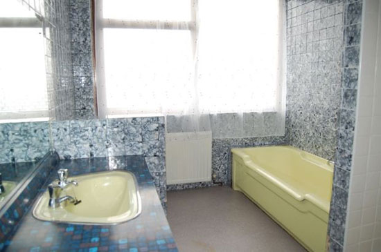 yar6 1960s John Roberts-designed four-bedroom single-storey property in Lincoln, Lincolnshire