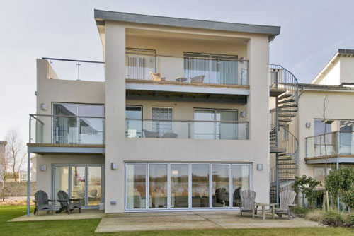 yell1 Richard Reid-designed Yellowhammer house in Somerford Keynes, Gloucestershire